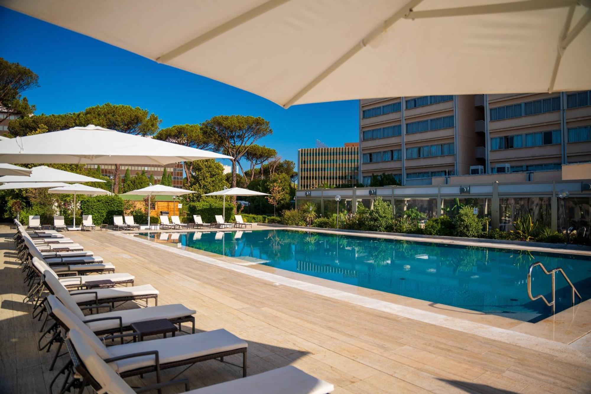 Holiday Inn Rome - Eur Parco Dei Medici, An Ihg Hotel Εξωτερικό φωτογραφία